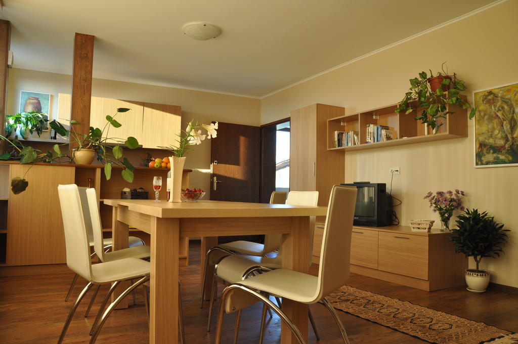 ספרבה בניה Rado Apartments חדר תמונה